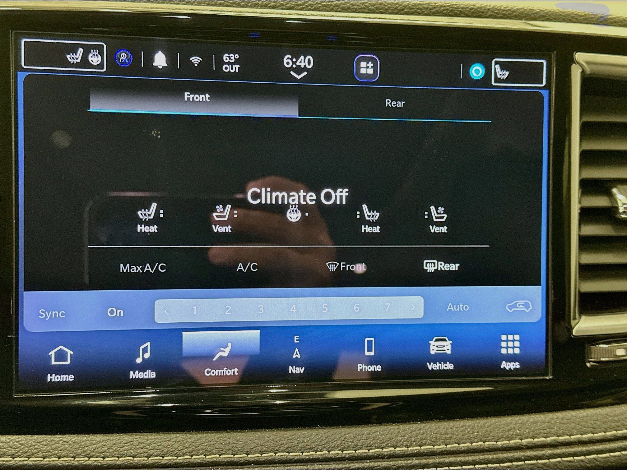 Used 2023 Chrysler Pacifica Limited FWD image 24