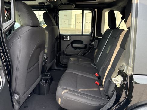 Used 2021 Jeep Wrangler Unlimited Sport AWD/4WD image 32