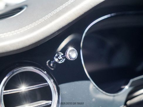 Used 2021 Bentley Bentayga image 35