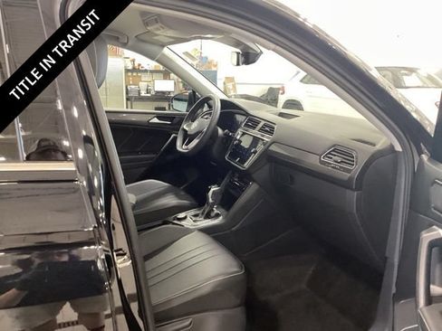 Used 2024 Volkswagen Tiguan SE AWD/4WD image 11