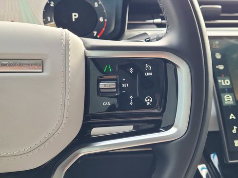 Used 2024 Land Rover Range Rover Sport SE image 18