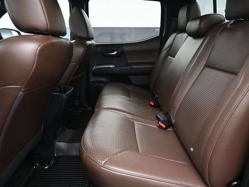 Used 2019 Toyota Tacoma Limited AWD/4WD image 11