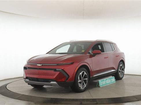 Used 2025 Chevrolet Equinox EV LT w/ Convenience Package image 10