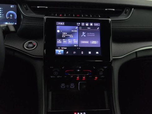 Used 2023 Jeep Grand Cherokee L Altitude image 18