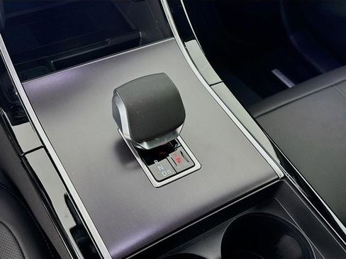 Used 2026 Land Rover Range Rover Velar Dynamic SE image 19