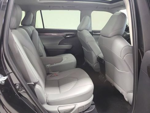 Used 2026 Toyota Highlander Platinum AWD/4WD image 20