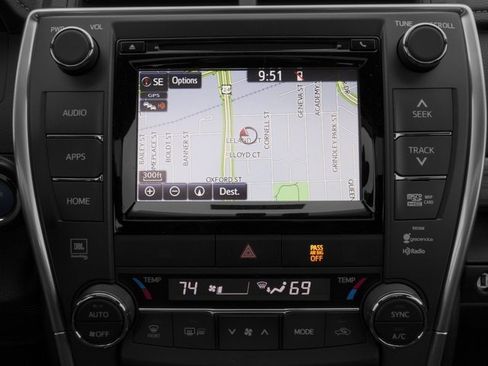 Certified 2016 Toyota Camry SE image 21