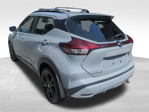 Used 2021 Nissan Kicks SR w/ Interior Electronics Package FWD image 3