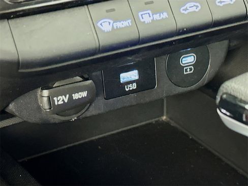 Used 2024 Hyundai Elantra SEL image 30
