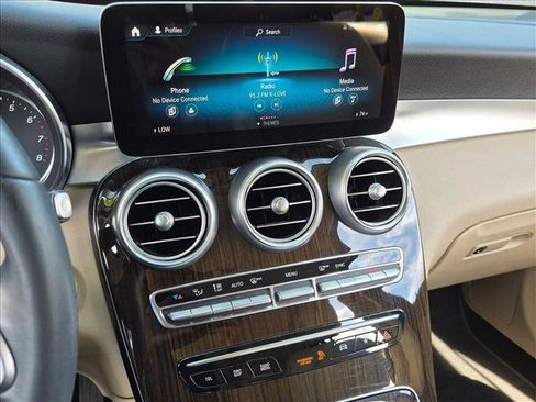 Used 2021 Mercedes-Benz GLC 300 image 11