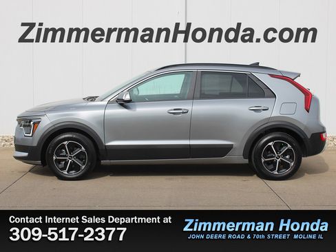 Used 2024 Kia Niro EX image 23