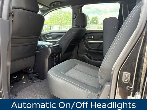 Used 2018 Nissan Titan SV w/ SV Convenience Package AWD/4WD image 15