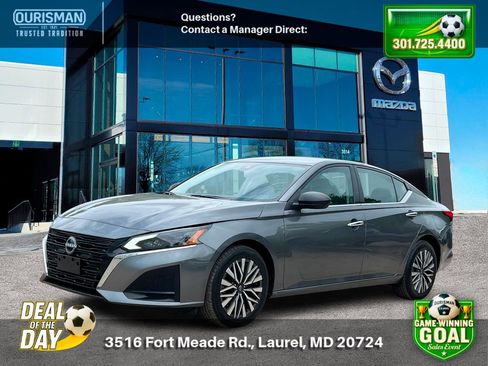 Used 2024 Nissan Altima 2.5 SV AWD/4WD image 2