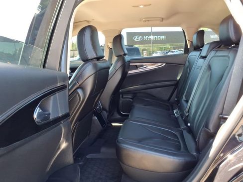 Used 2023 Lincoln Nautilus AWD w/ Premium Package image 11