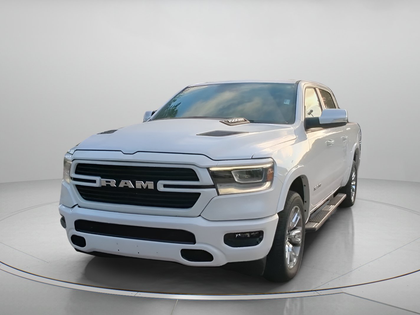 Used 2022 RAM 1500 Laramie w/ Sport Appearance Package AWD/4WD image 7