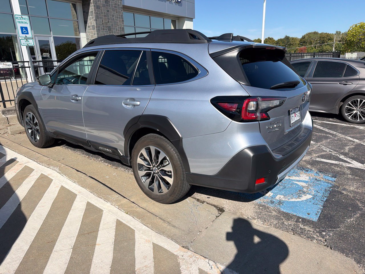 Used 2025 Subaru Outback Limited AWD/4WD image 4
