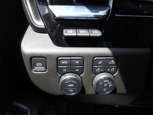 Used 2024 Chevrolet Silverado 2500 High Country w/ High Country Premium Package image 29