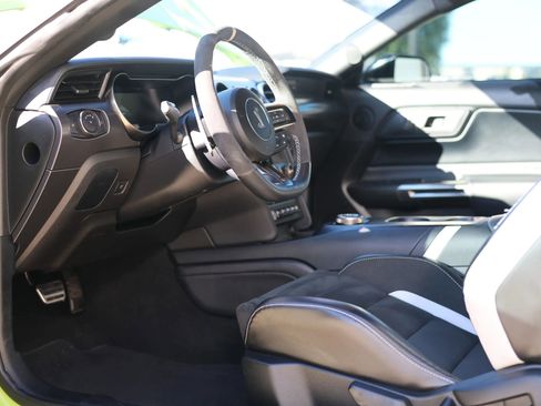 Used 2020 Ford Mustang Shelby GT500 w/ Technology Package image 40