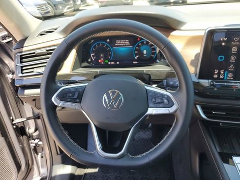 Certified 2025 Volkswagen Atlas SE w/ Panoramic Sunroof Package FWD image 25