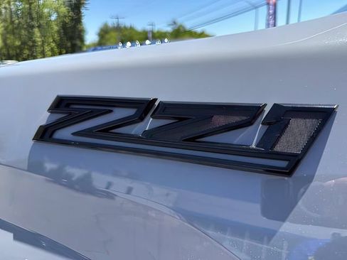 Used 2024 Chevrolet Silverado 2500 LTZ w/ LTZ Plus Package AWD/4WD image 19