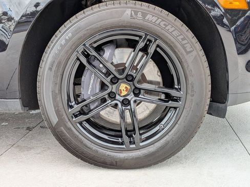 Used 2025 Porsche Macan image 28