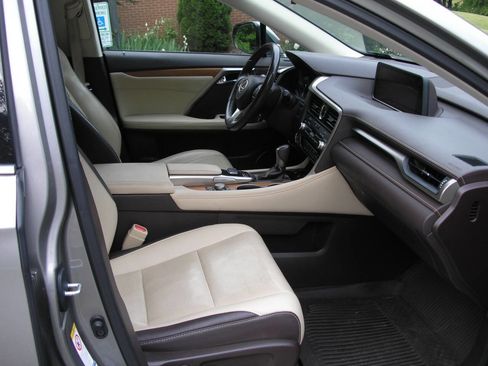 Used 2017 Lexus RX 350 AWD w/ Premium Package image 8