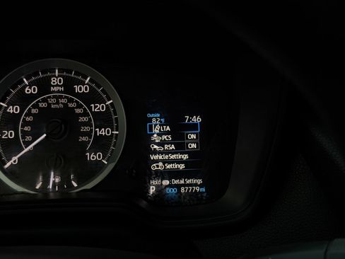 Used 2022 Toyota Corolla LE FWD image 30
