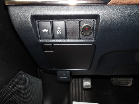 Used 2015 Toyota Avalon XLE Premium image 19