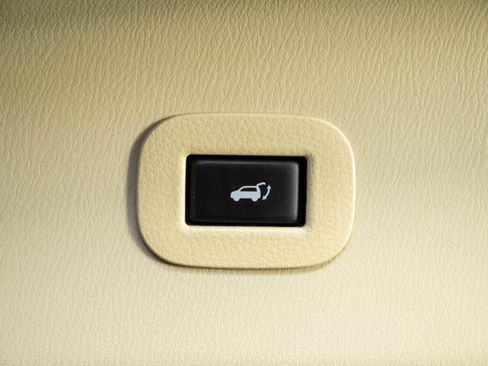 Used 2015 INFINITI QX80 4WD w/ Deluxe Technology Package image 33