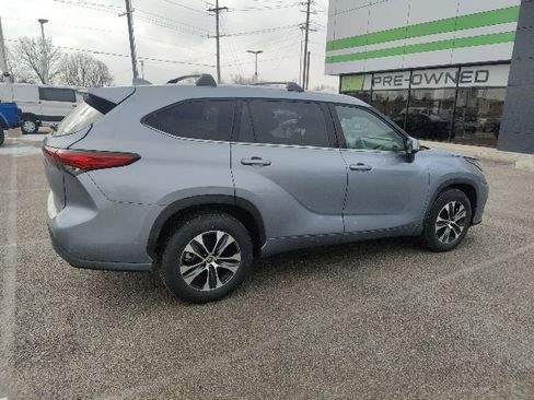 Used 2020 Toyota Highlander XLE image 21