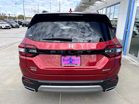 Certified 2023 Honda Pilot Touring image 3