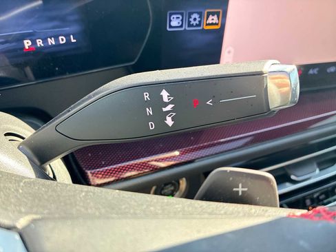 Certified 2024 Chevrolet Traverse RS image 16