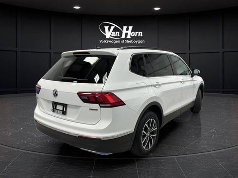 Used 2020 Volkswagen Tiguan SE w/ Panoramic Sunroof Package AWD/4WD image 7