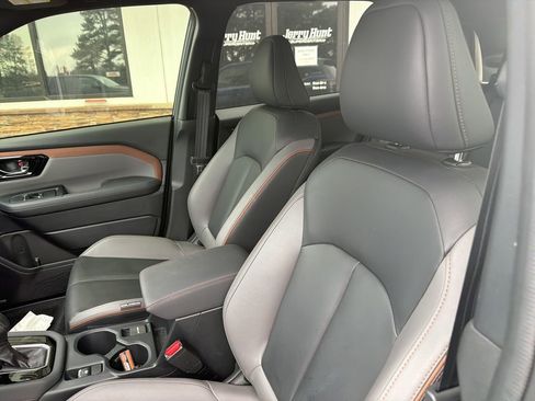 Used 2025 Subaru Forester Sport image 3