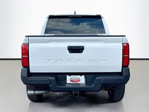 Used 2025 Toyota Tacoma SR image 5