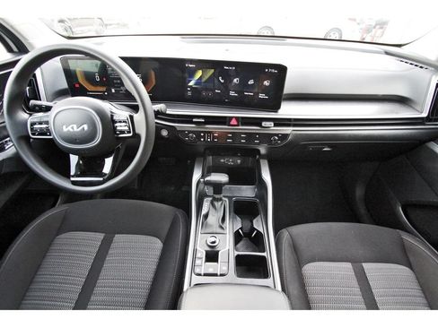 Certified 2025 Kia Sorento LX FWD image 10