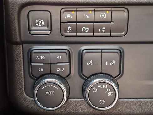 Certified 2025 Chevrolet Tahoe LT AWD/4WD image 10