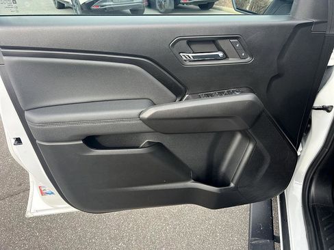 Used 2024 Chevrolet Colorado LT w/ LT Convenience Package III image 9