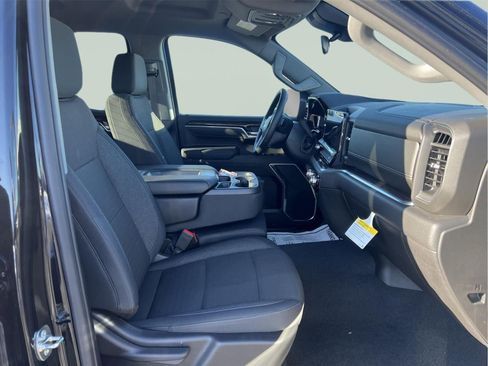 New 2025 GMC Sierra 1500 Elevation image 16