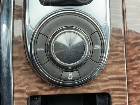 Used 2018 Nissan Armada Platinum image 28