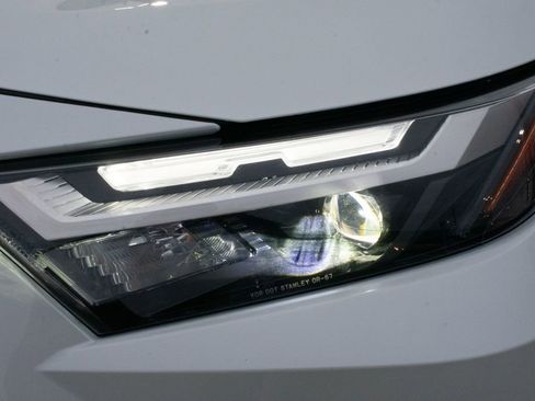 Used 2025 Toyota RAV4 XLE Premium image 10