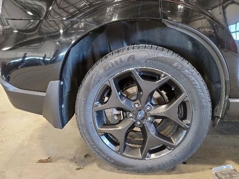 Used 2018 Subaru Forester 2.5i Premium AWD/4WD image 9