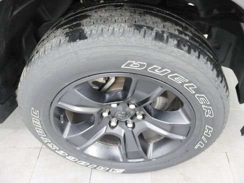 Used 2024 RAM 1500 Big Horn AWD/4WD image 3
