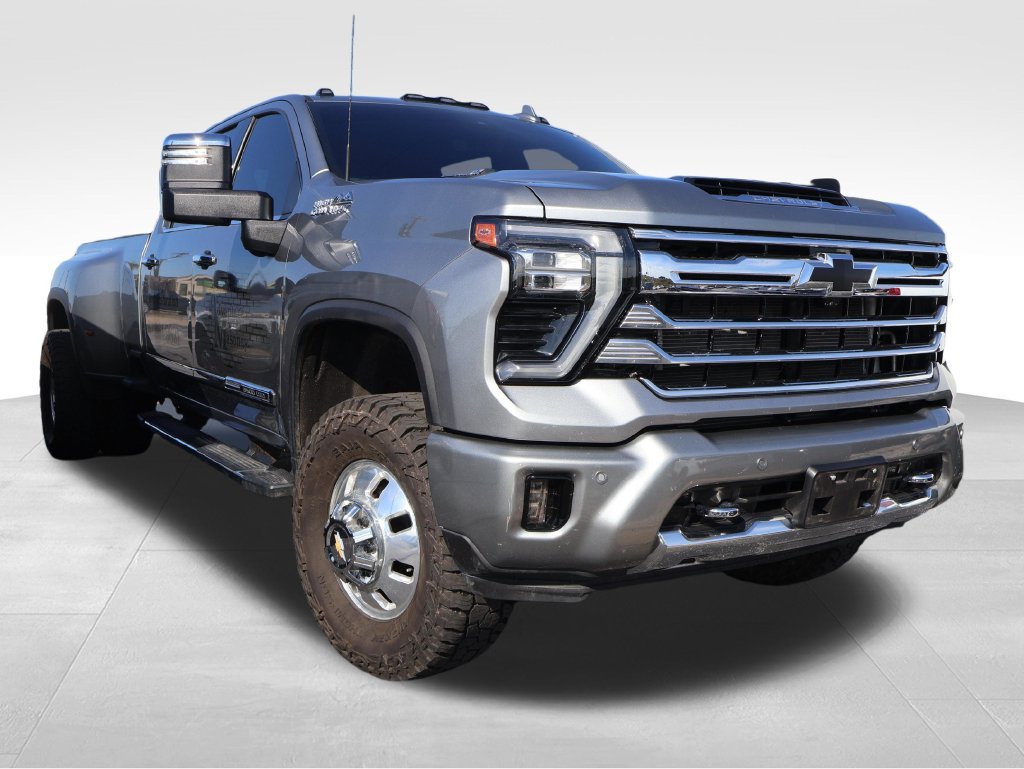 Used 2025 Chevrolet Silverado 3500 High Country w/ High Country Premium Package AWD/4WD image 10