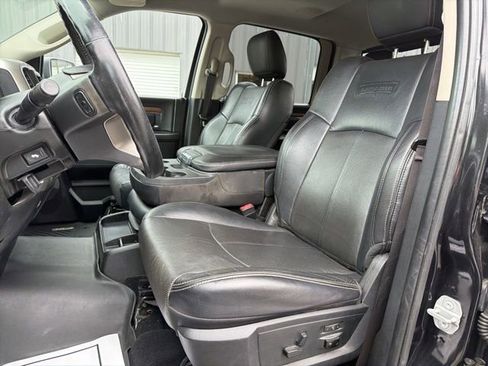 Used 2018 RAM 1500 Laramie AWD/4WD image 17