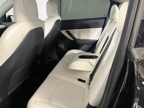 Used 2022 Tesla Model Y Performance AWD/4WD image 34