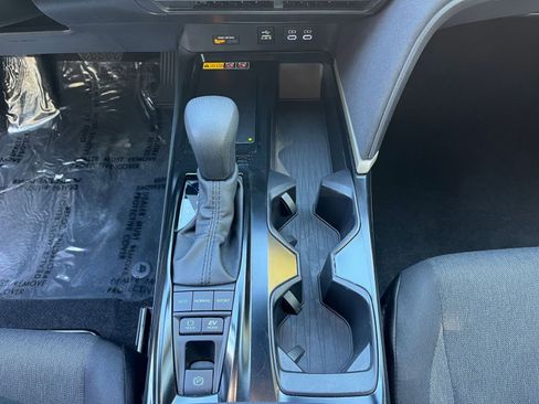 Used 2025 Toyota Camry LE image 40