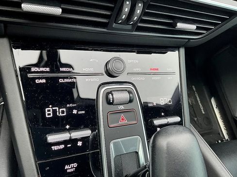 Used 2020 Porsche Cayenne Turbo S AWD/4WD image 21