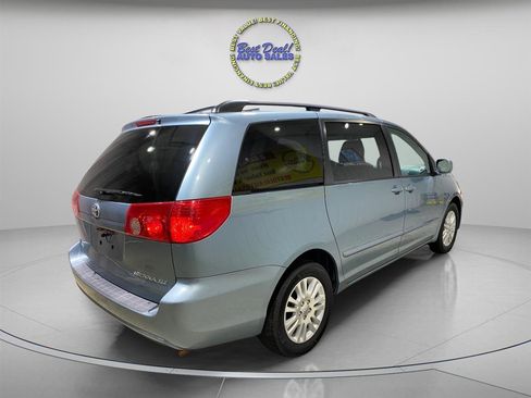 Used 2009 Toyota Sienna FWD image 4