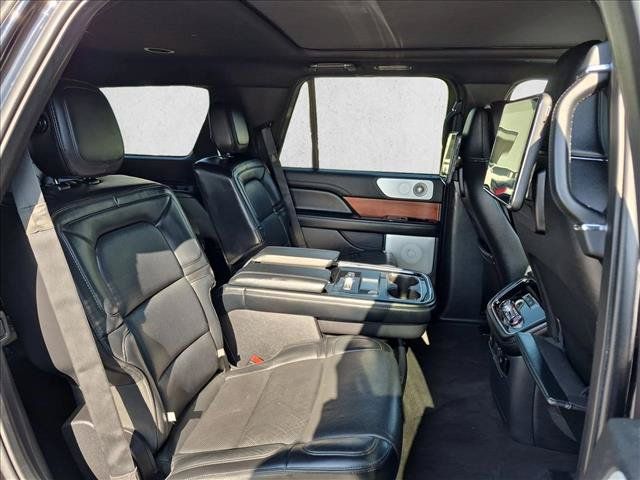 Used 2019 Lincoln Navigator Reserve AWD/4WD image 23